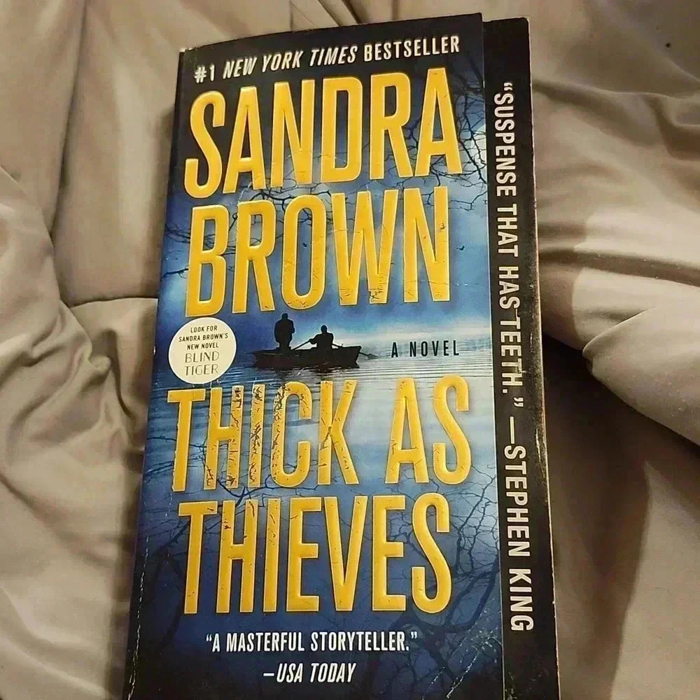 Sandra Brown Thick As Thieves
